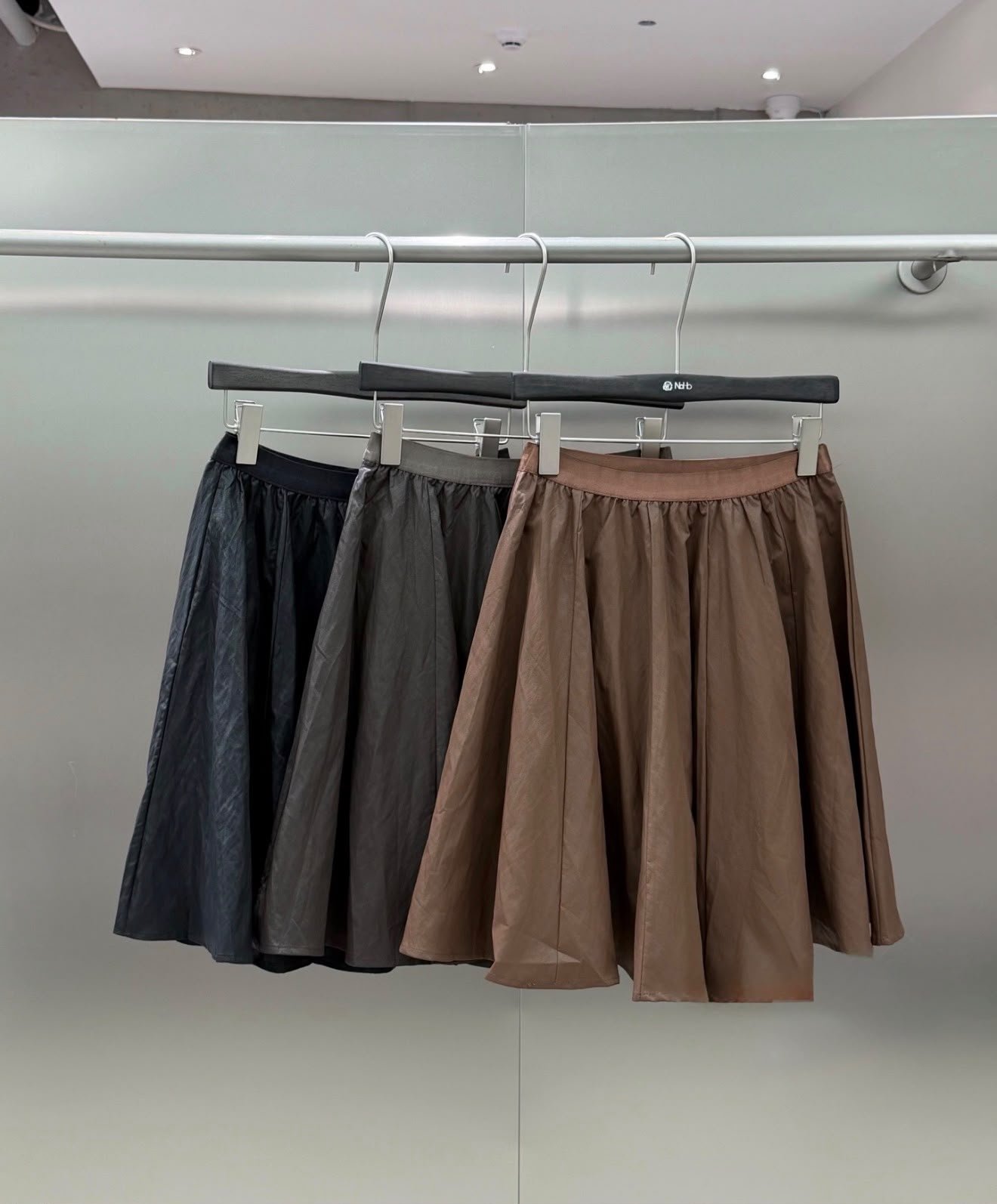 NH 0508 PROTEIN SKIRT (1993)